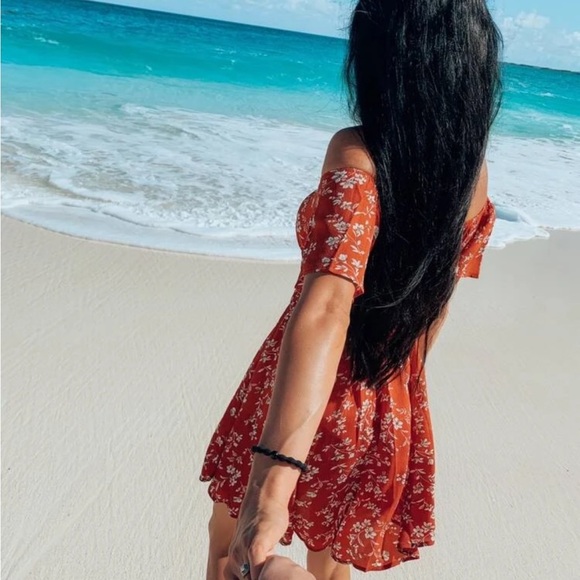 Off the Shoulder Dress - Picture 5 of 7